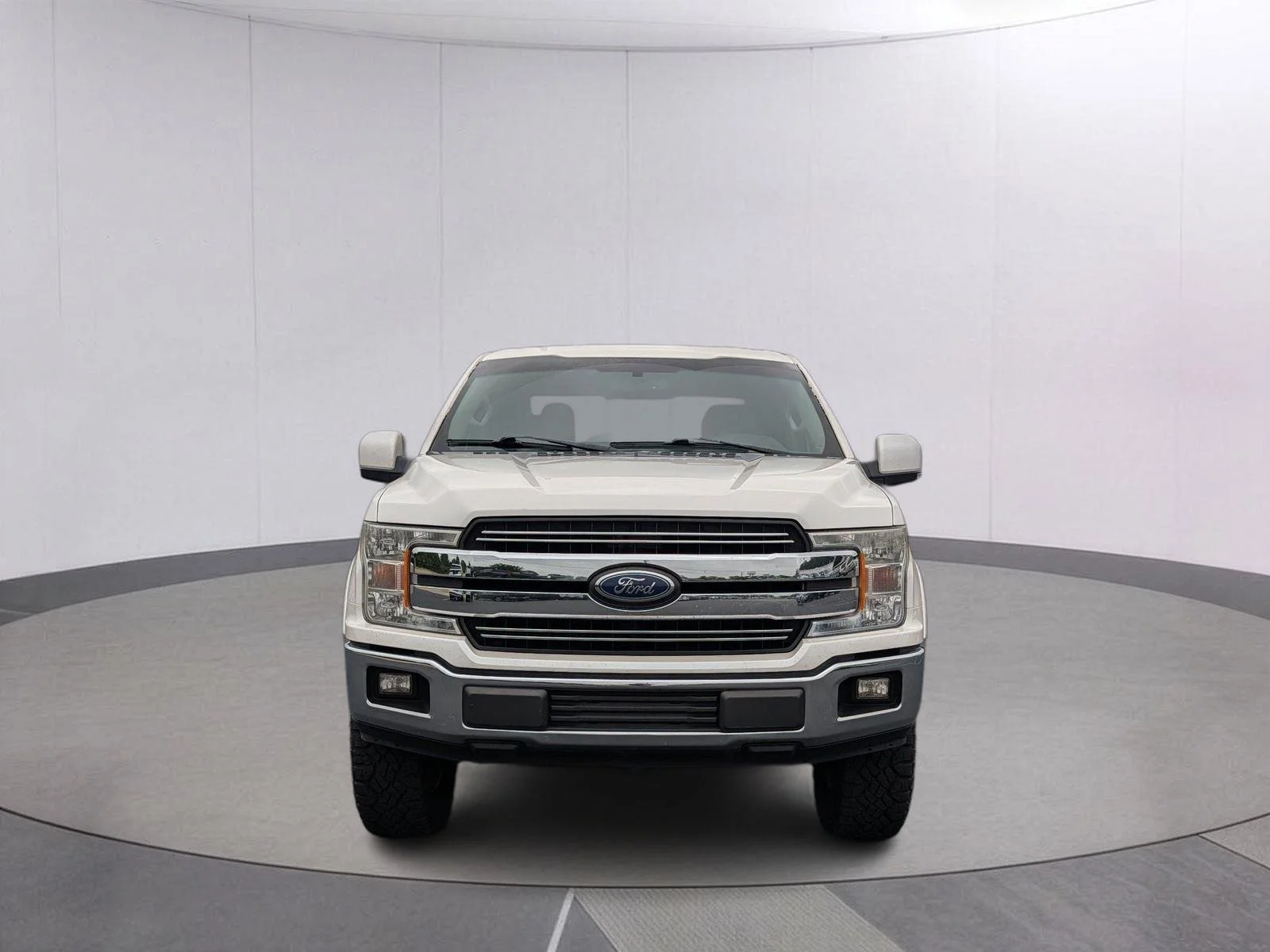 Used 2018 White Platinum Metallic Tri-Coat Ford LARIAT image 9