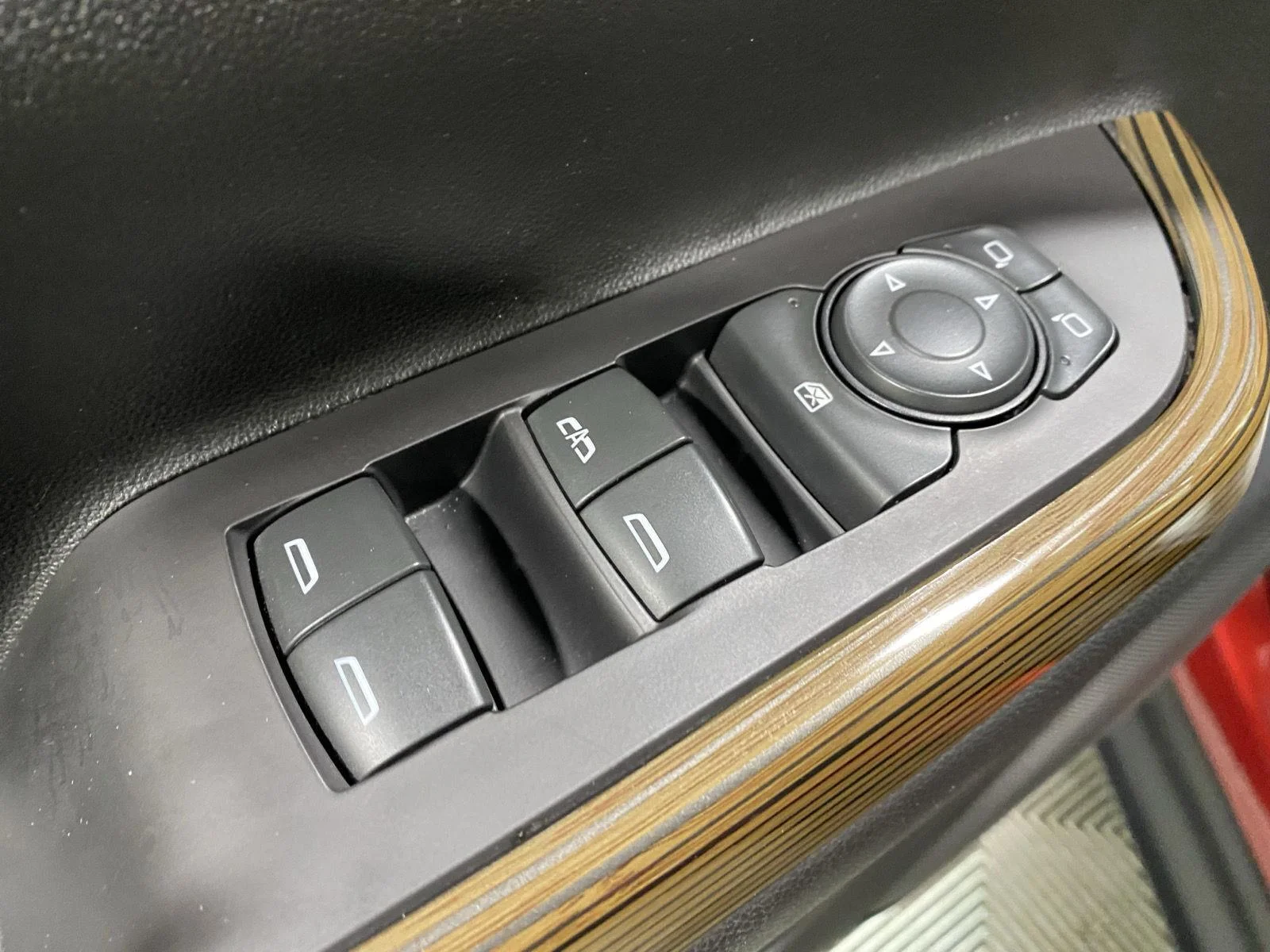 Used 2020 Red Quartz Tintcoat GMC SLE image 18