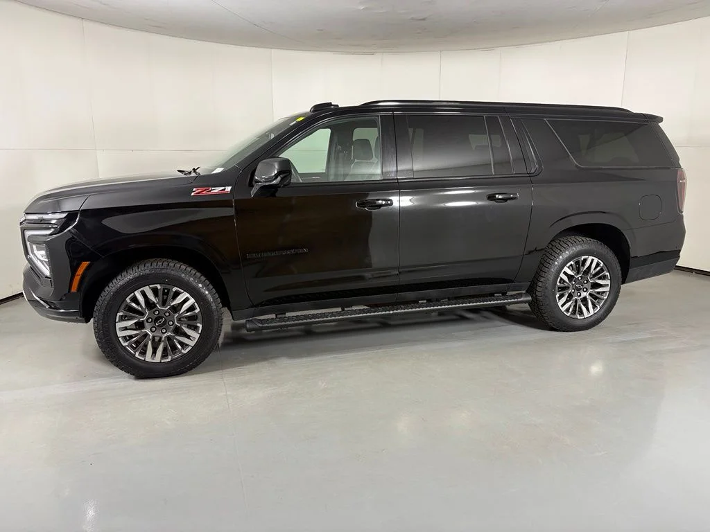 Used 2025 Black Chevrolet Z71 image 5
