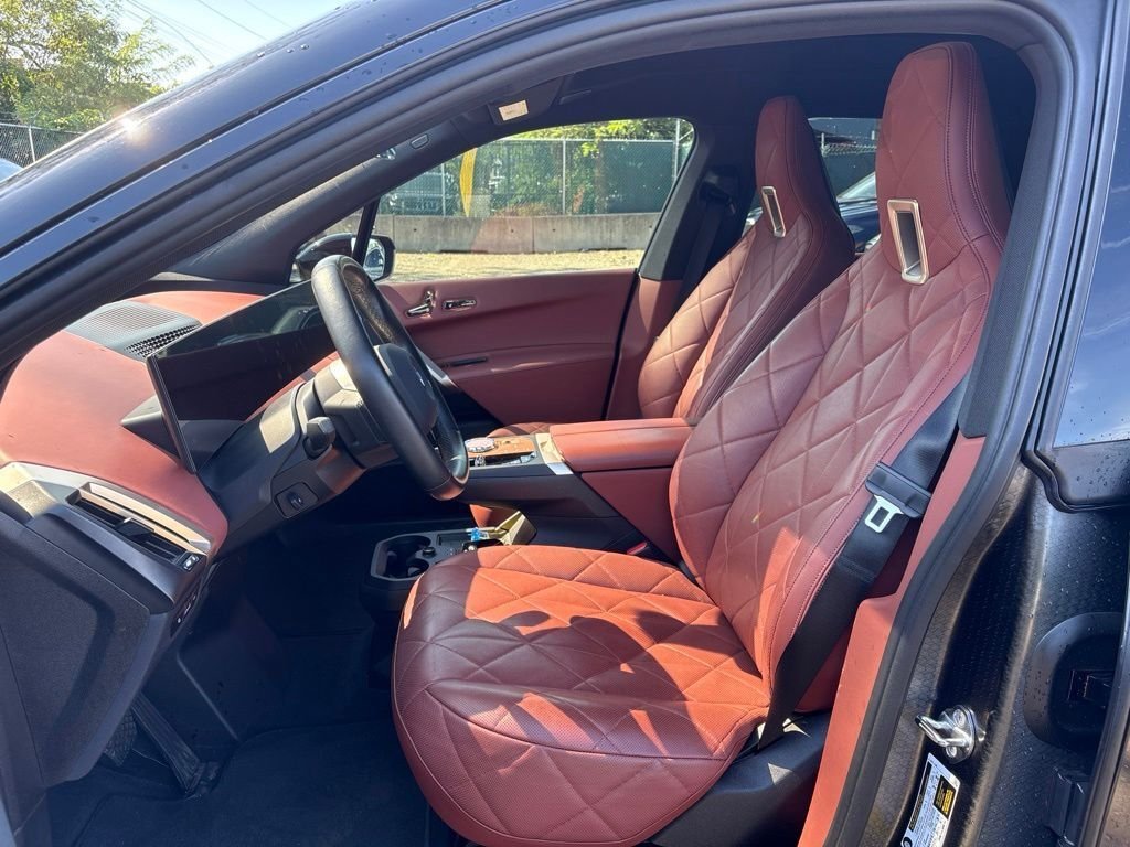 Used 2023 Black BMW M60 image 10