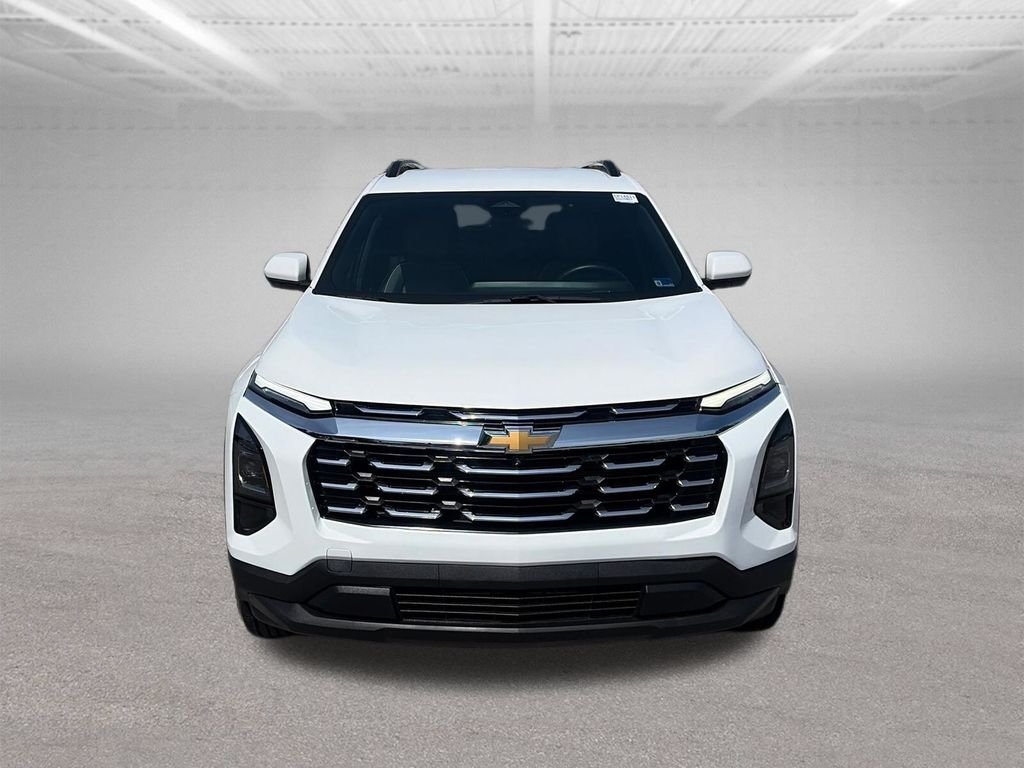 Used 2025 White Chevrolet LT image 9