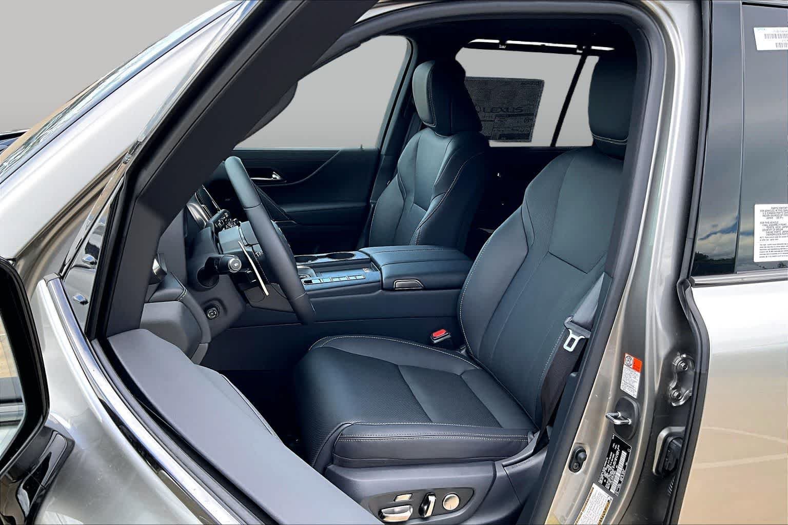 New 2026 Atomic Silver Lexus LUXURY image 17