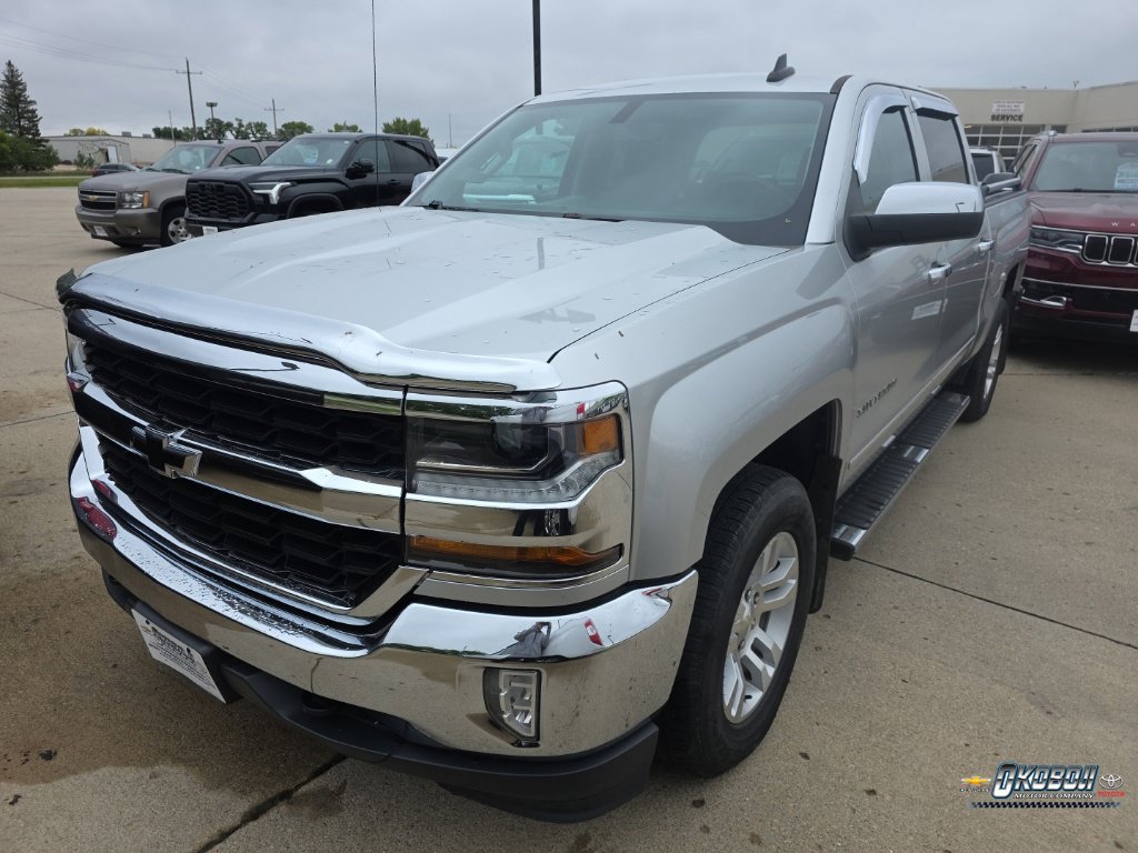 Used 2018 Silver Chevrolet LT image 4