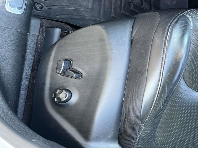 Used 2019 White Jeep Limited image 28