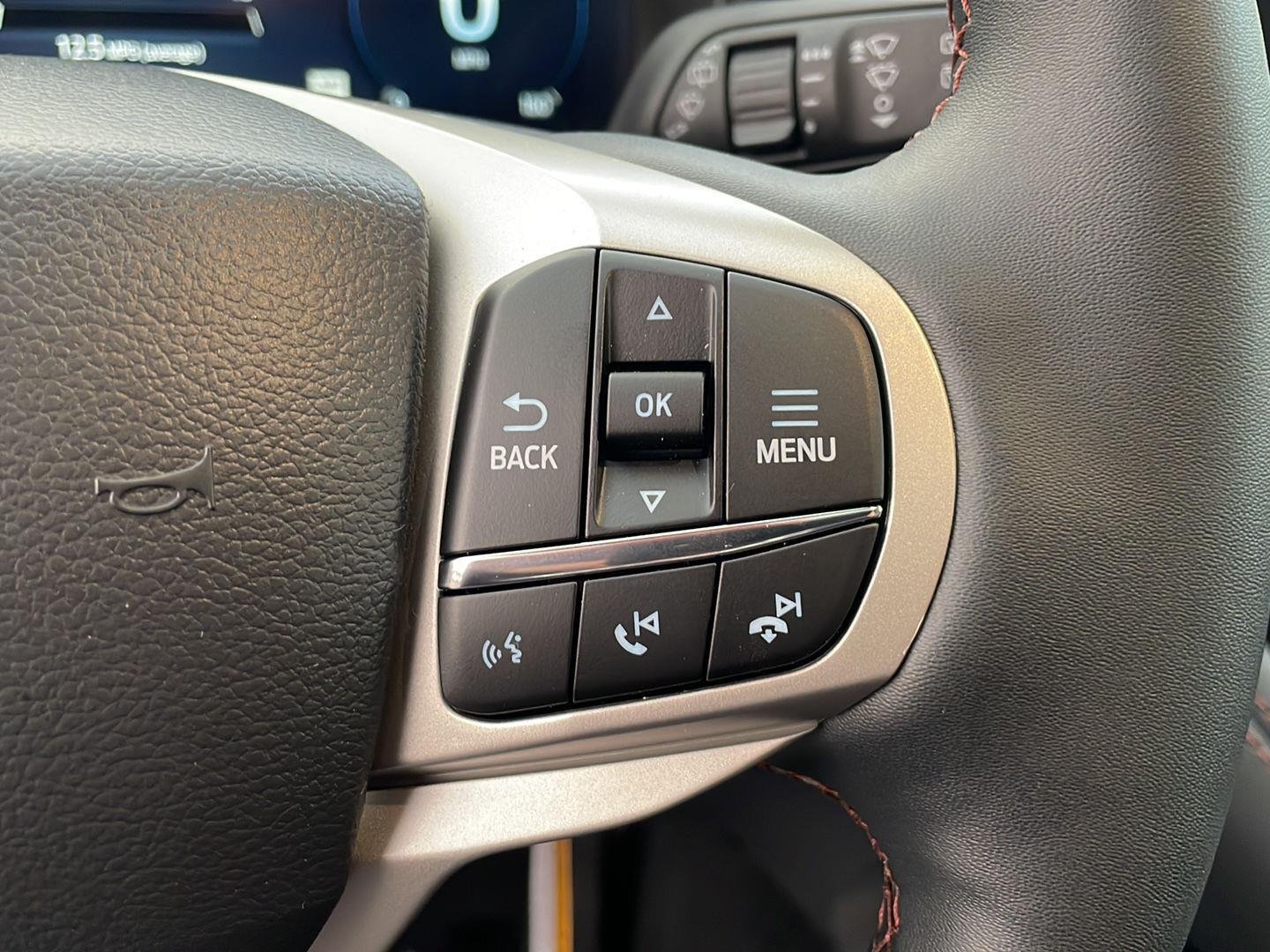 New 2027 Carbonized Gray Metallic Ford Active image 15