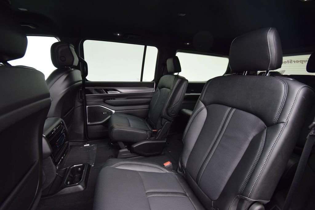 New 2026 High Gloss Black Exterior Paint Jeep Limited Altitude image 34