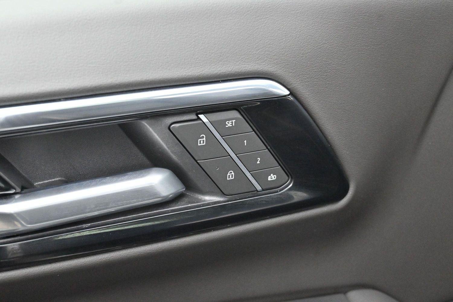 Used 2025 Sterling Gray Metallic Chevrolet Premier image 10