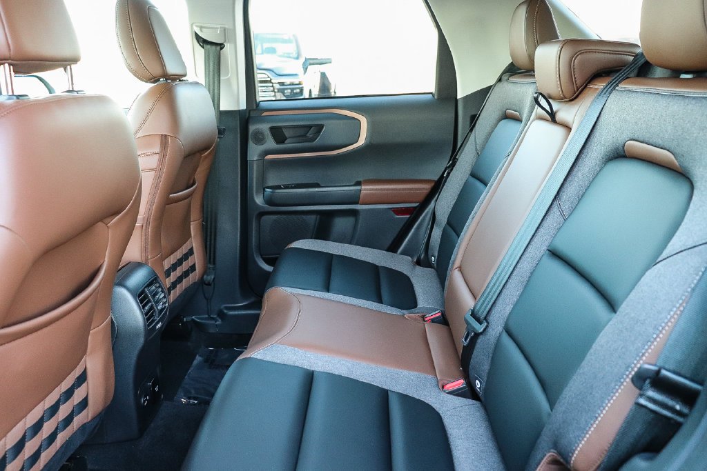 Used 2024 Gray Metallic Ford Outer Banks image 21