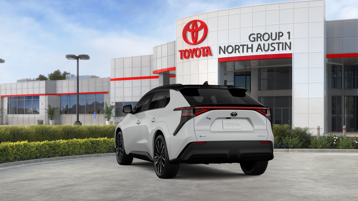 New 2026 Wind Chill Pearl with Midnight Black Metallic roof Toyota Limited image 7