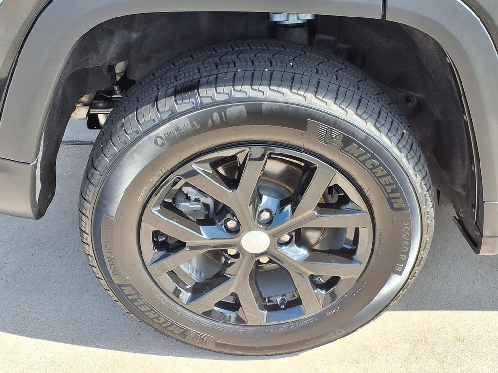 Used 2024 Black Jeep Limited image 9