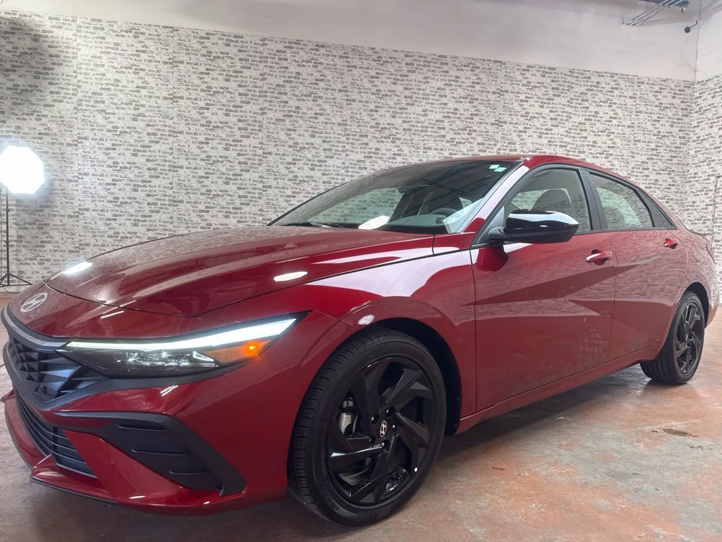 Used 2026 Ultimate Red Hyundai SEL Sport image 3