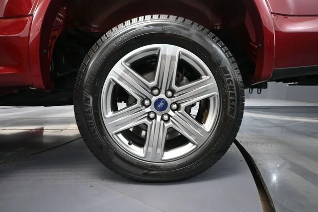 Used 2018 Red Ford XLT image 13