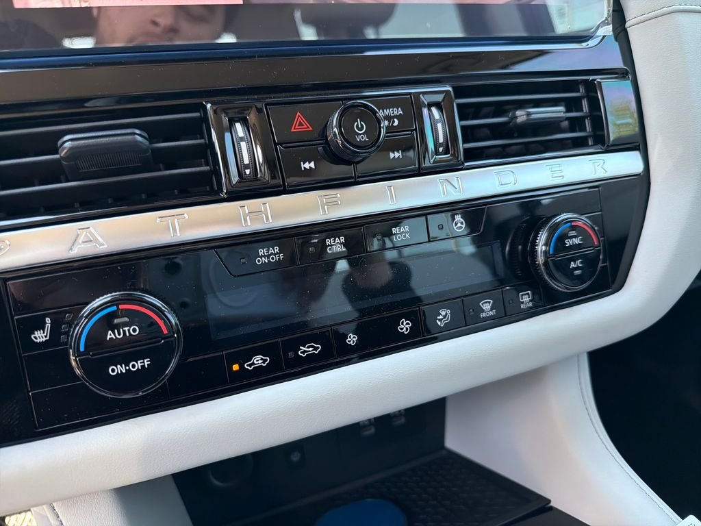 New 2026 Nissan Pathfinder SL 4D Sport Utility