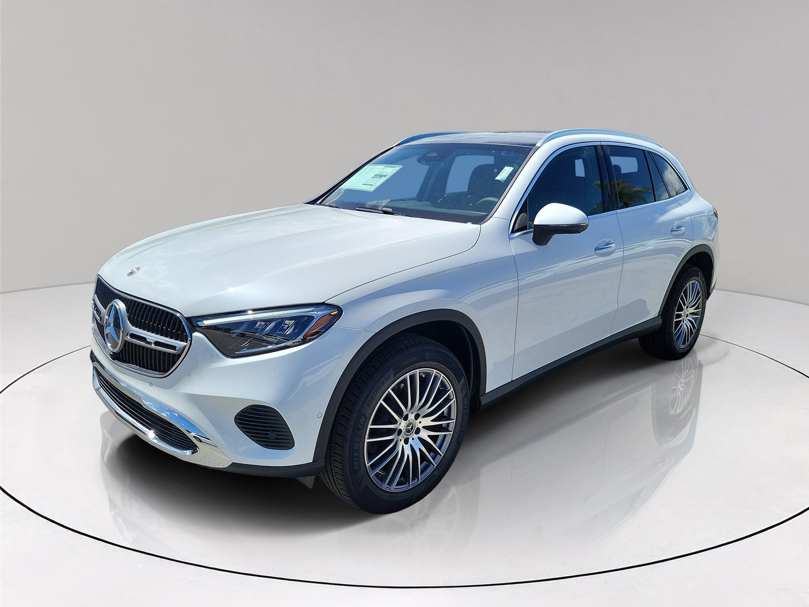 New 2027 MANUFAKTUR Moonlight White Metallic Mercedes-Benz GLC 300 image 32
