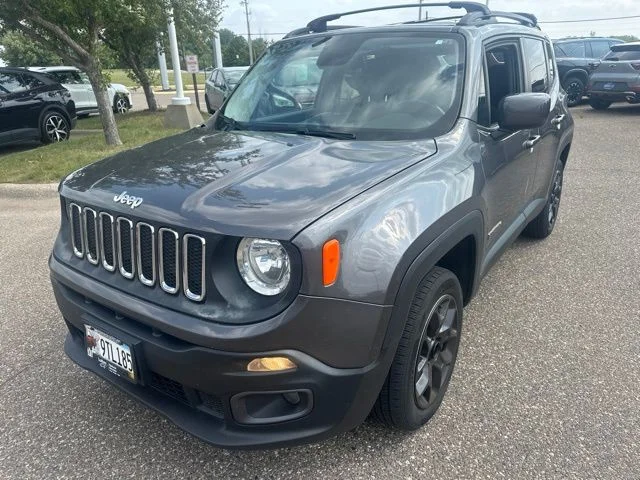 Used 2017 Gray Jeep Latitude image 7