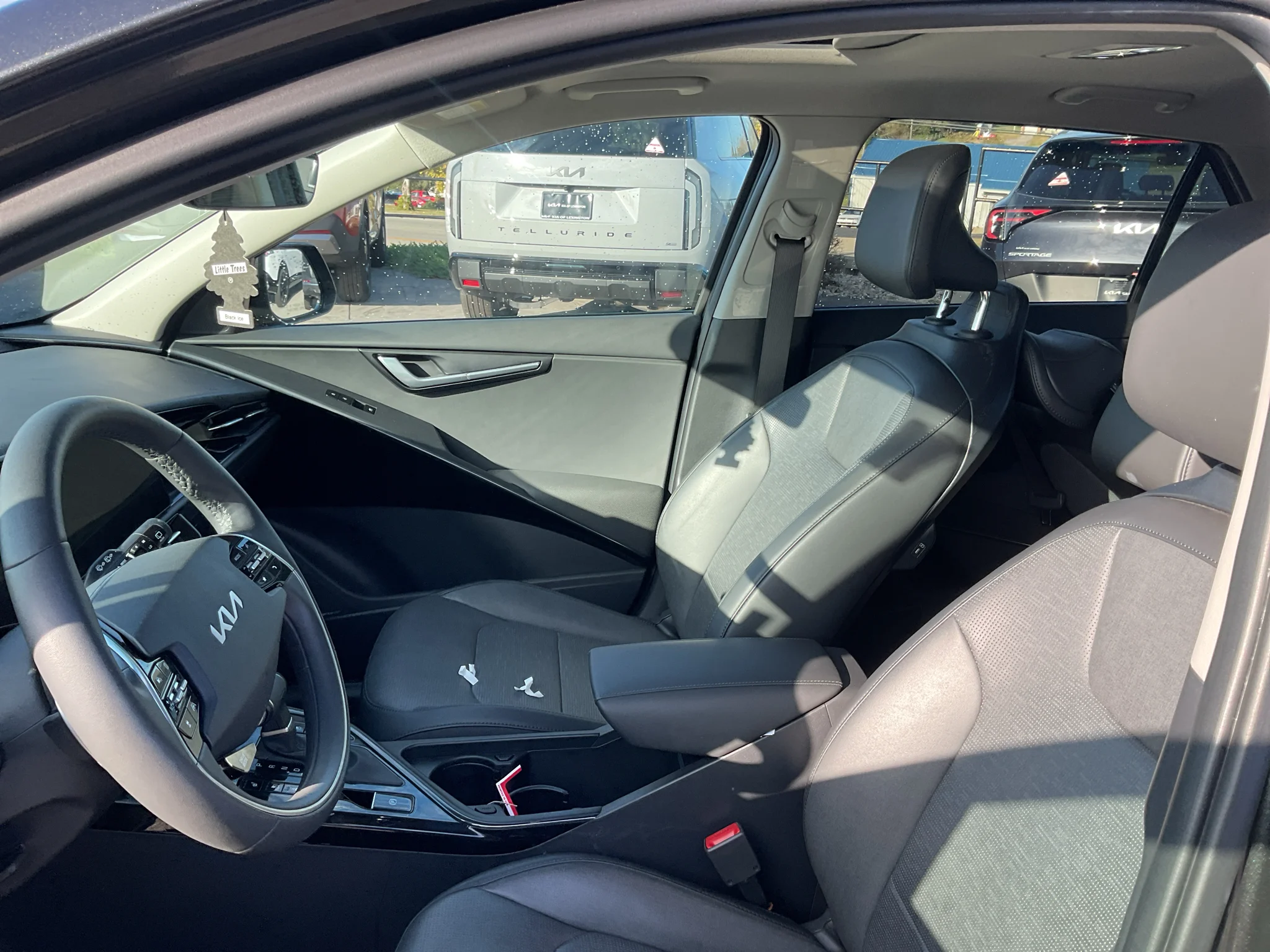 Certified Used 2025 Interstellar Gray Kia SX image 22