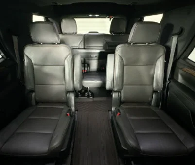 Used 2023 STERLING GRAY METALLIC Chevrolet High Country image 11
