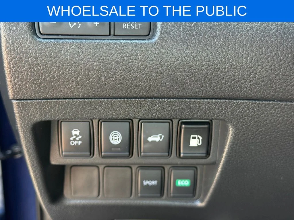 Used 2020 Blue Nissan SV image 18