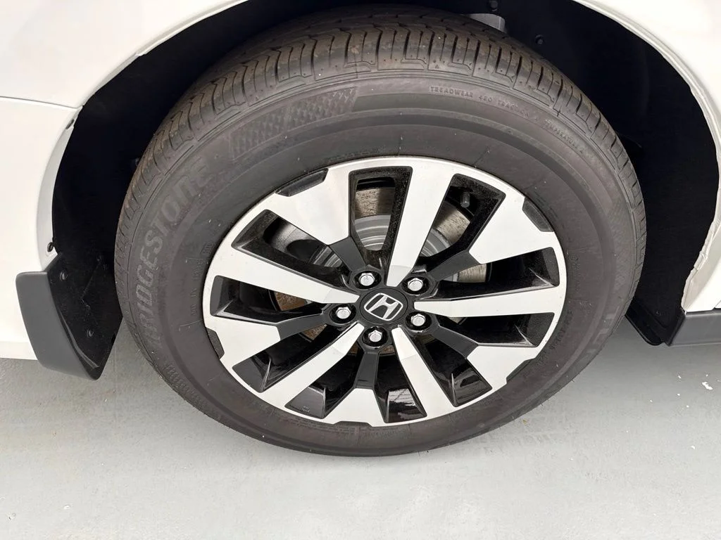 New 2026 Platinum White Pearl Honda EX-L image 12