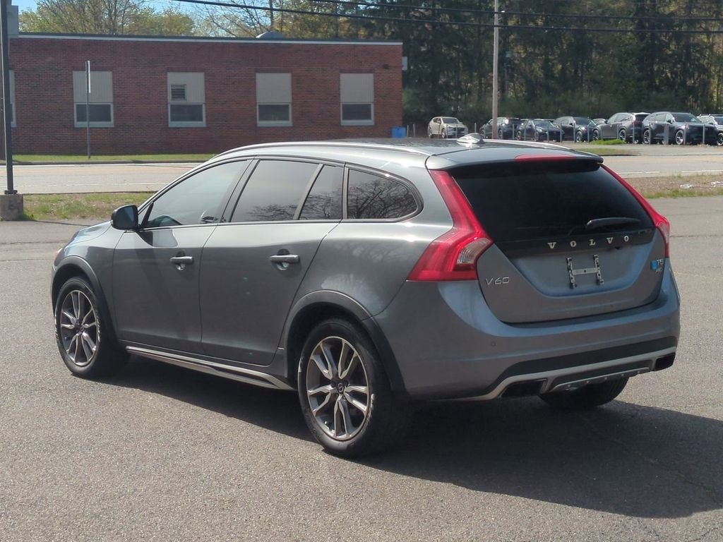 Used 2016 Gray Volvo T5 image 6