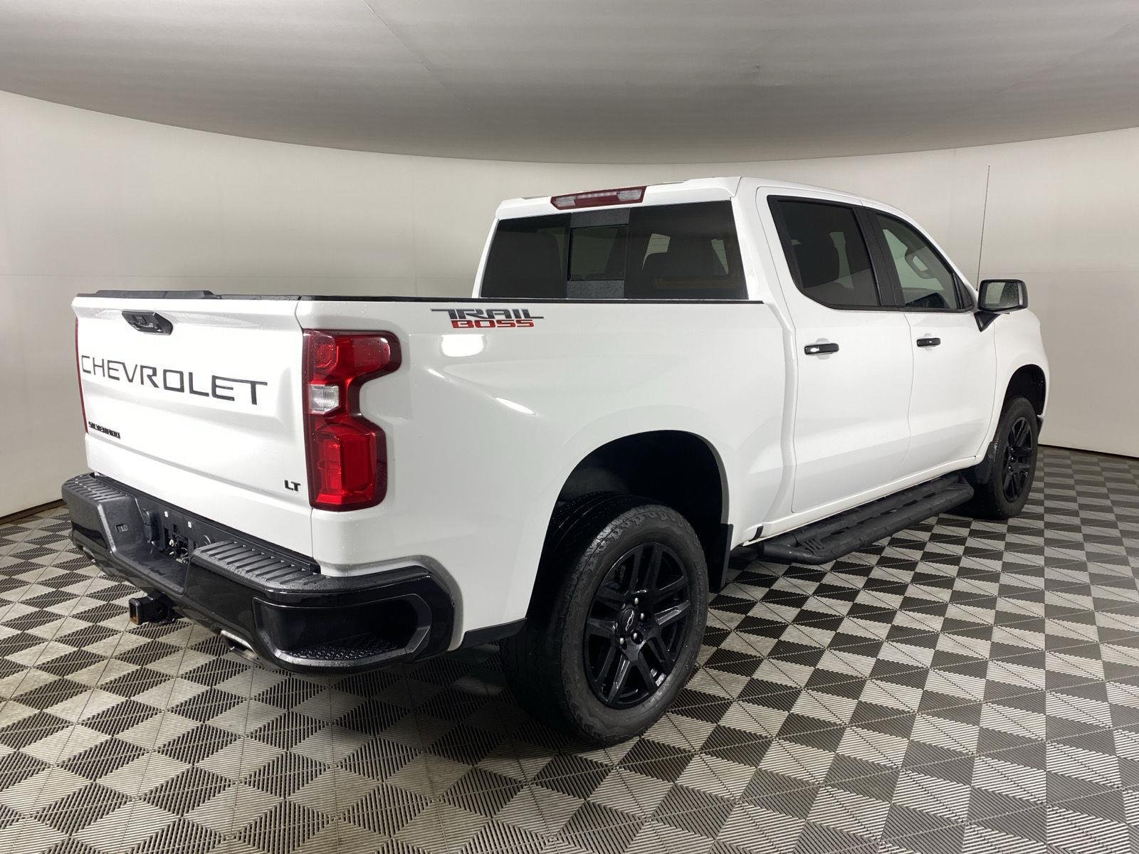 Used 2025 Summit White Chevrolet LT Trail Boss image 7