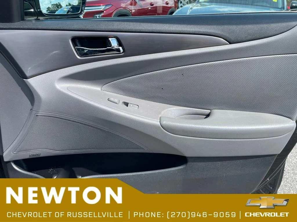 Used 2014 Black Onyx Pearl Hyundai Limited image 26