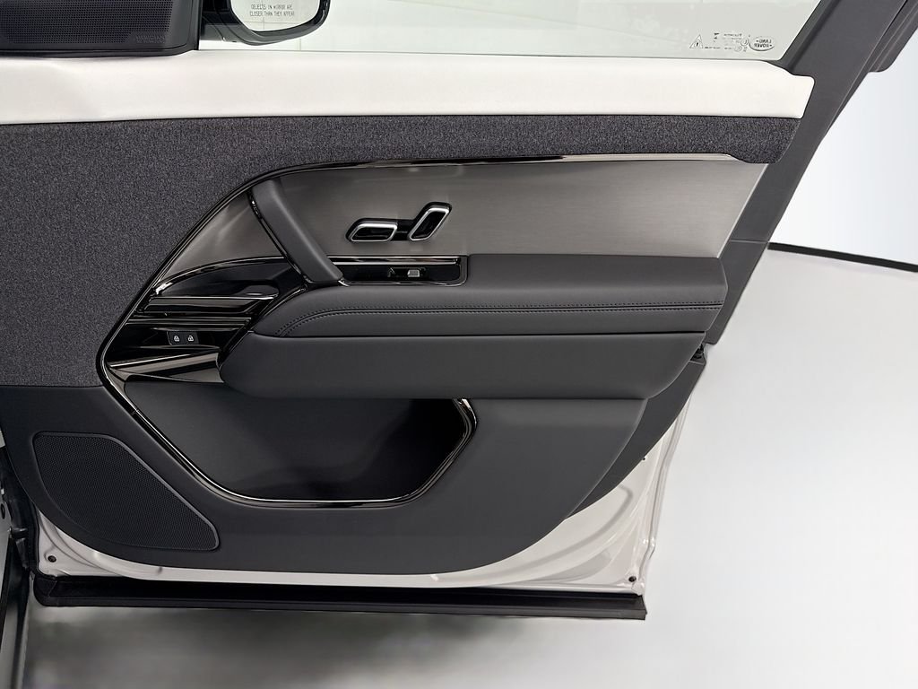 New 2026 Borasco Grey Land Rover Dynamic SE image 24