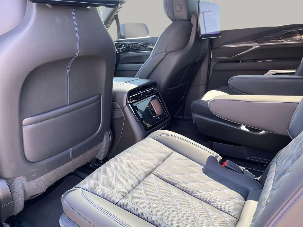 2025 Cadillac Escalade IQ Sport 1 - Photo 21