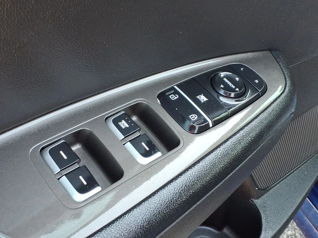Used 2019 Blue Kia LX image 18
