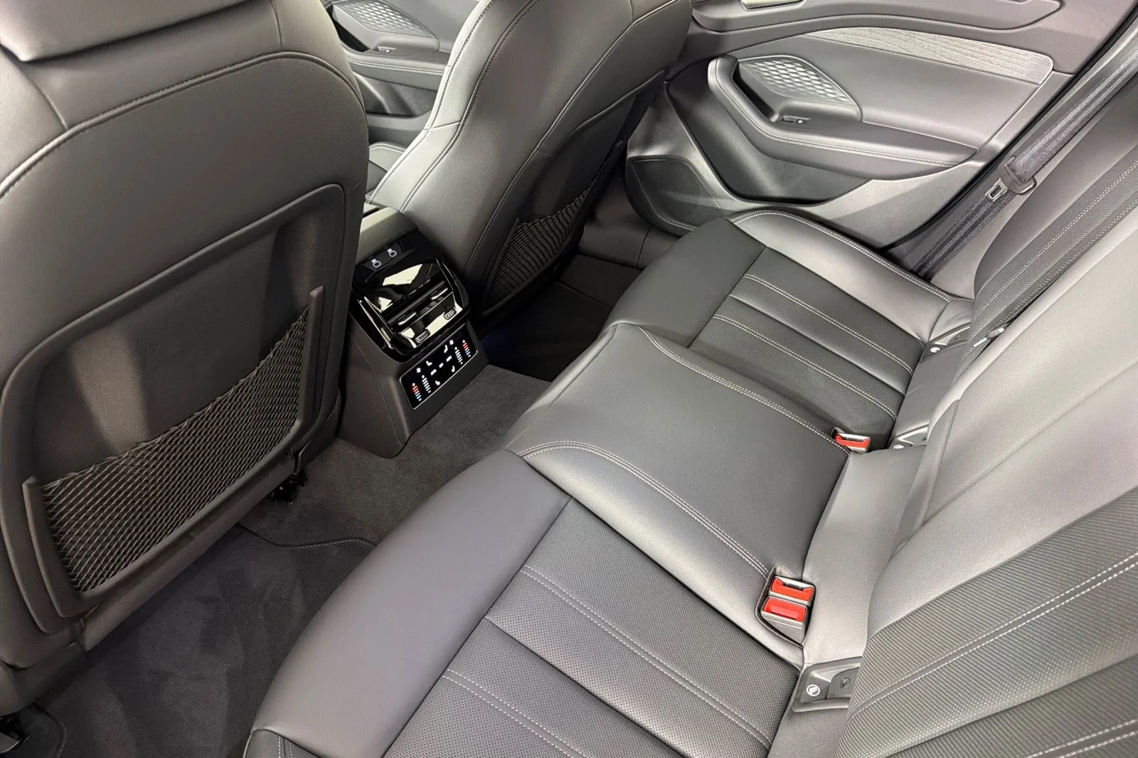 2026 Audi A6 Premium Plus - Photo 11