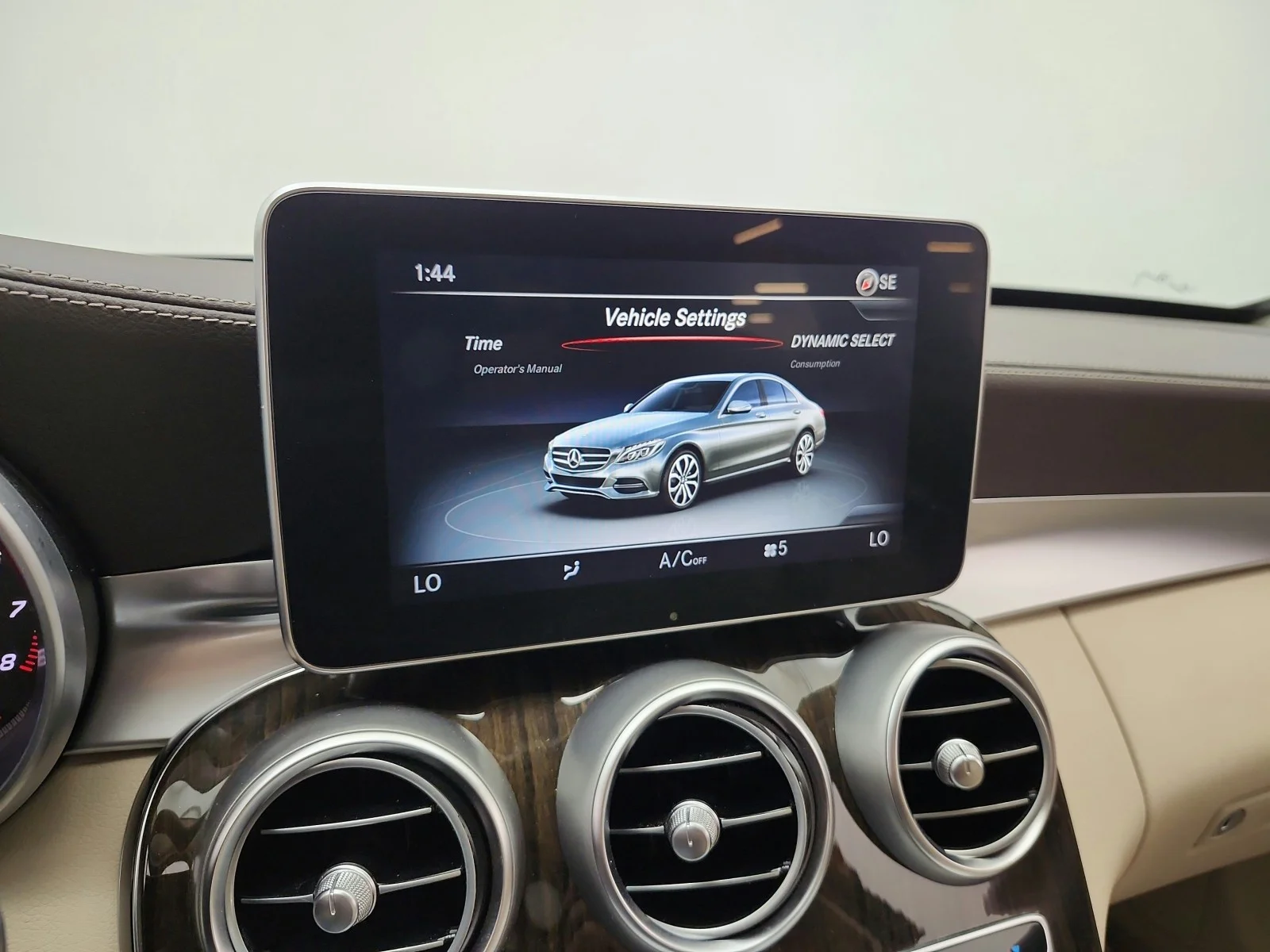 Used 2016 Polar White Mercedes-Benz C 300 Luxury image 9