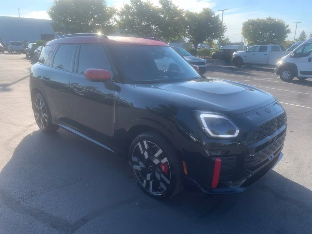 Used 2025 Midnight Black MINI Iconic image 5