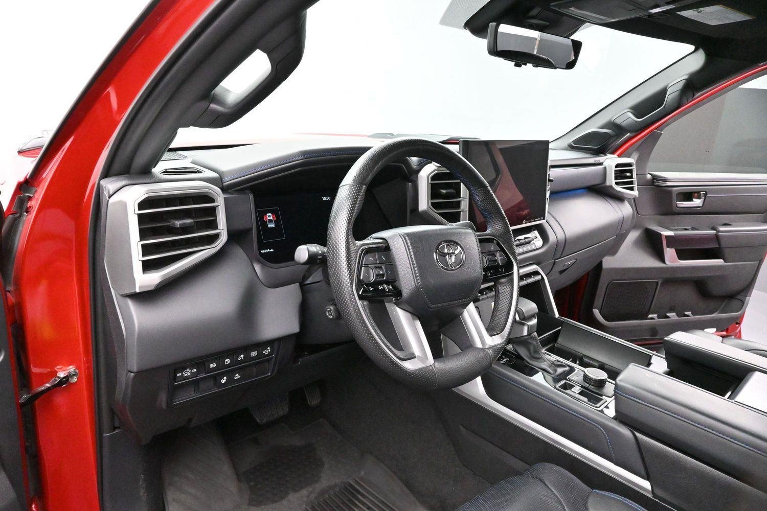 Used 2024  Toyota Platinum Hybrid image 13