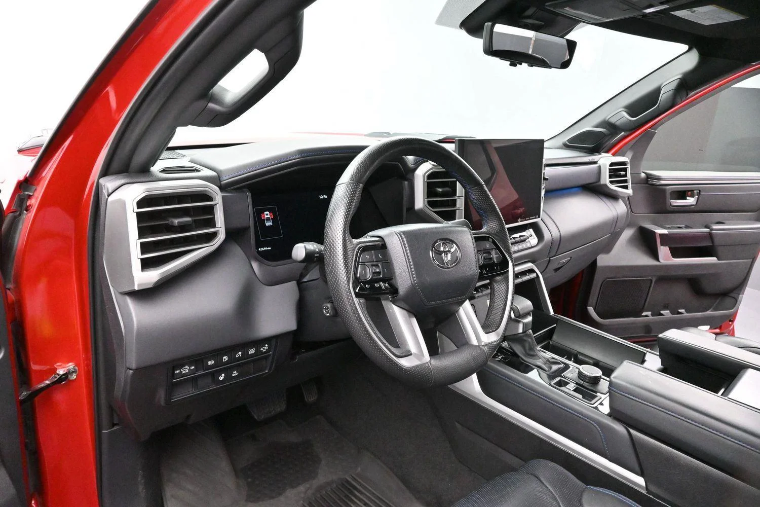 Used 2024  Toyota Platinum Hybrid image 13