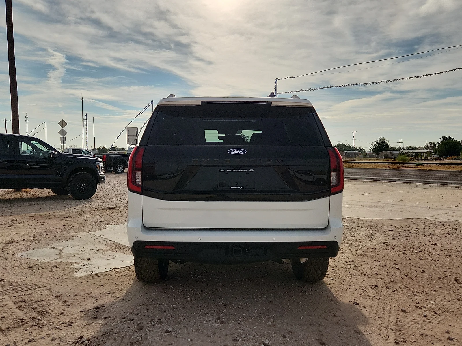 New 2027 Star White Metallic Tri-Coat Ford Tremor image 6