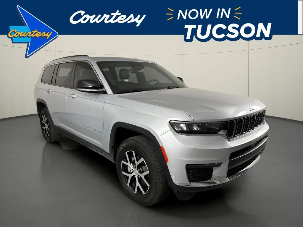 Used 2024 Silver Jeep Limited image 1