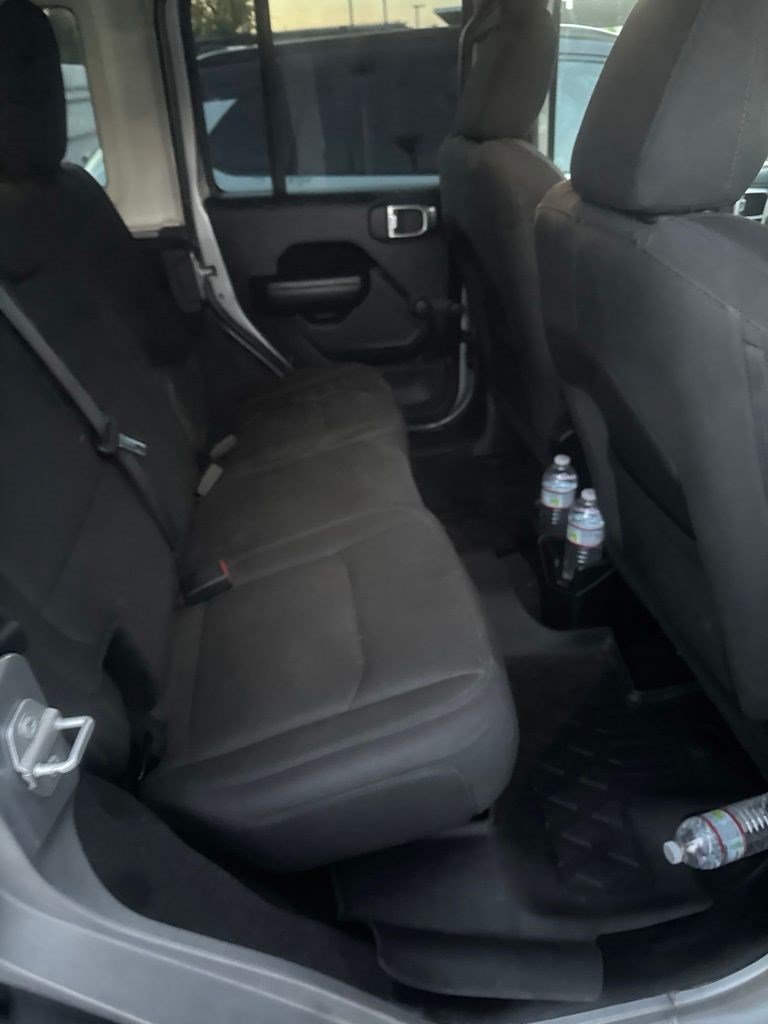 Used 2018 Billet Silver Metallic Clearcoat Jeep Sport image 7