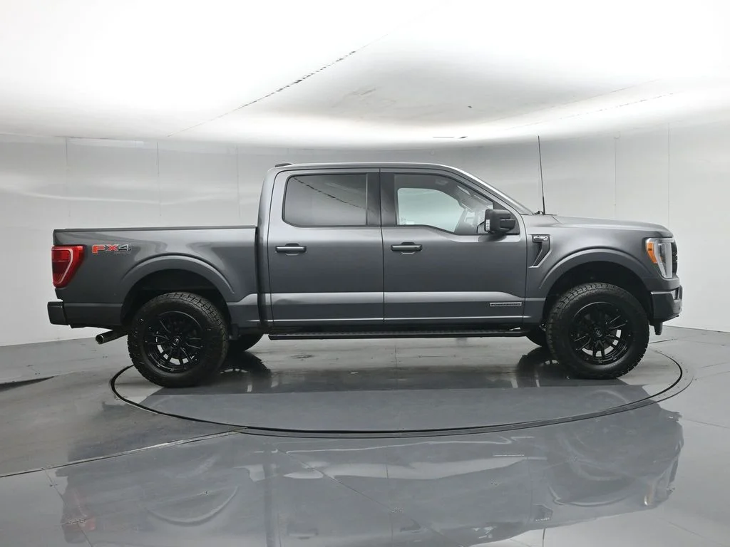 Used 2023 Gray Ford XLT image 29
