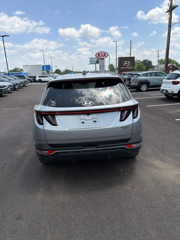 Used 2023 Silver Hyundai SEL image 5