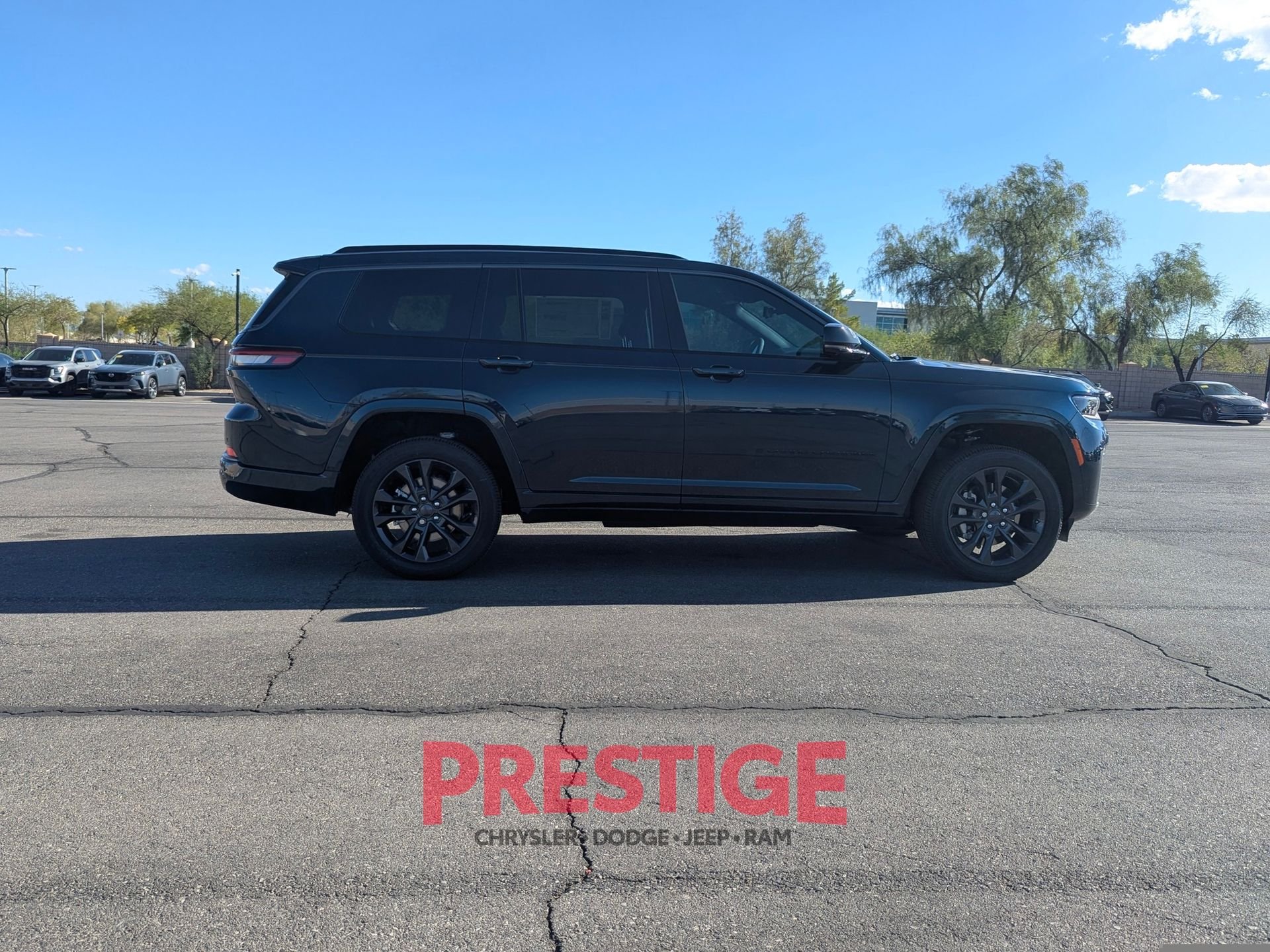 New 2026 Fathom Blue Pearl-Coat Exterior Paint Jeep Limited Reserve image 4