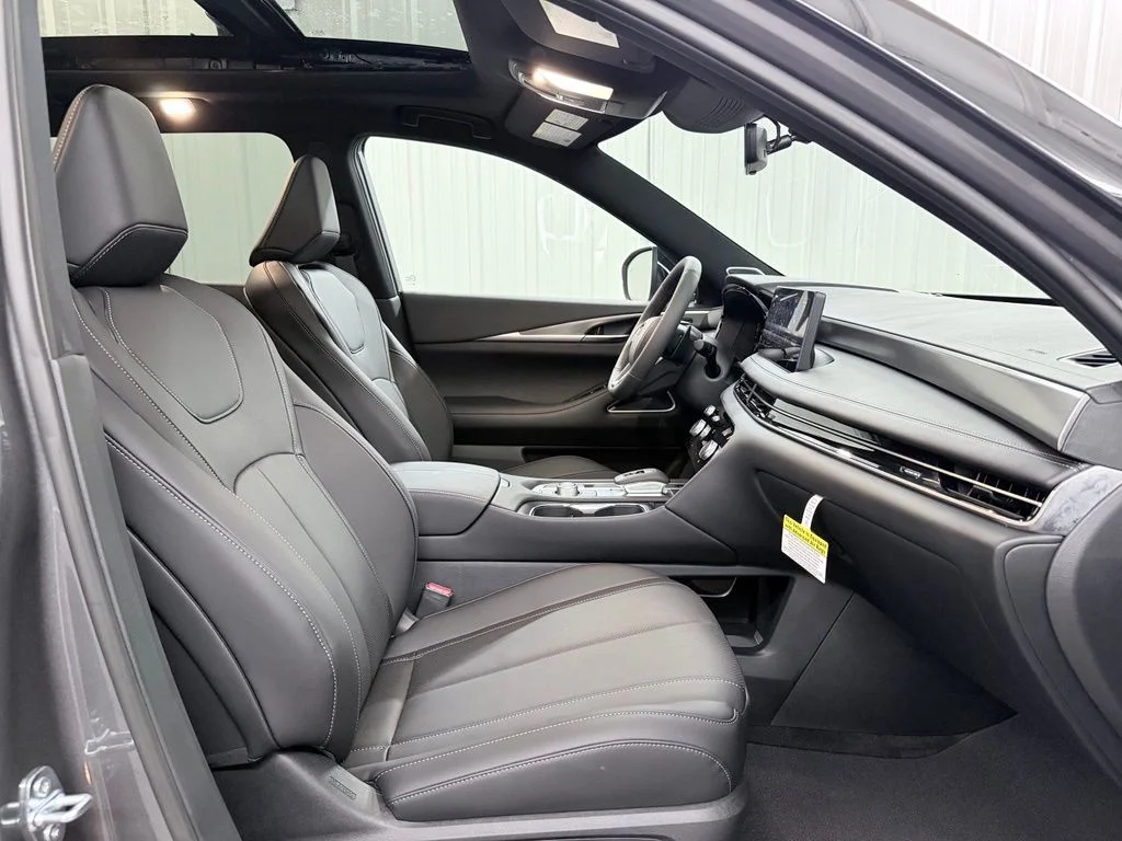 New 2027 2T GRPT SHDW INFINITI Sport AWD image 49