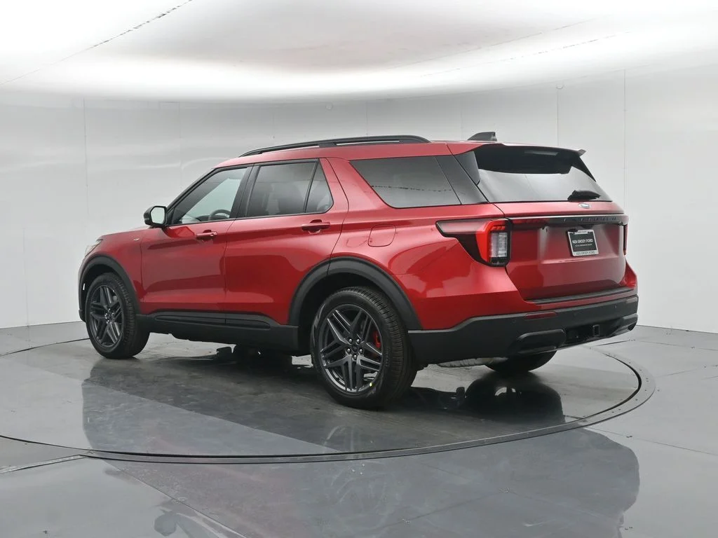 New 2026 Rapid Red Metallic Tinted Clearcoat Ford ST-Line image 6