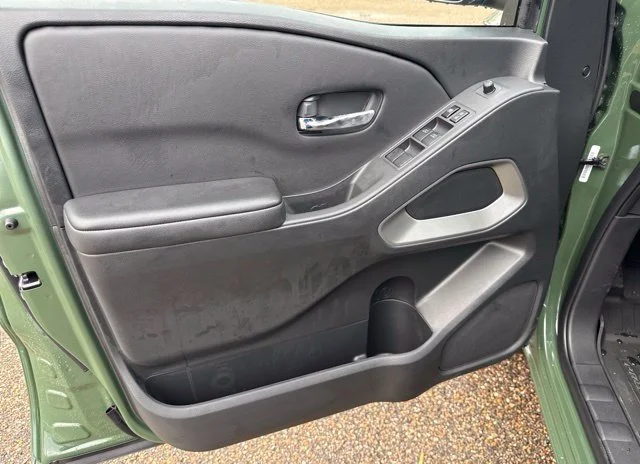 New 2027 Tactical Green Metallic Nissan Crew Cab SV image 10