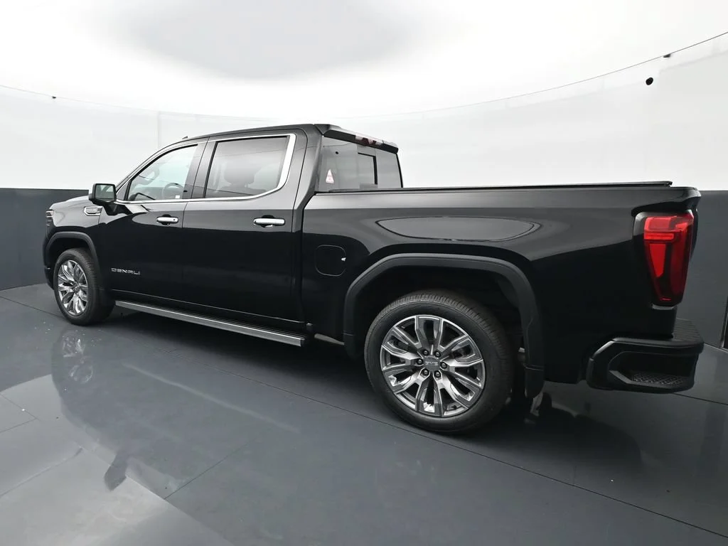 Used 2024 Onyx Black GMC Denali image 4