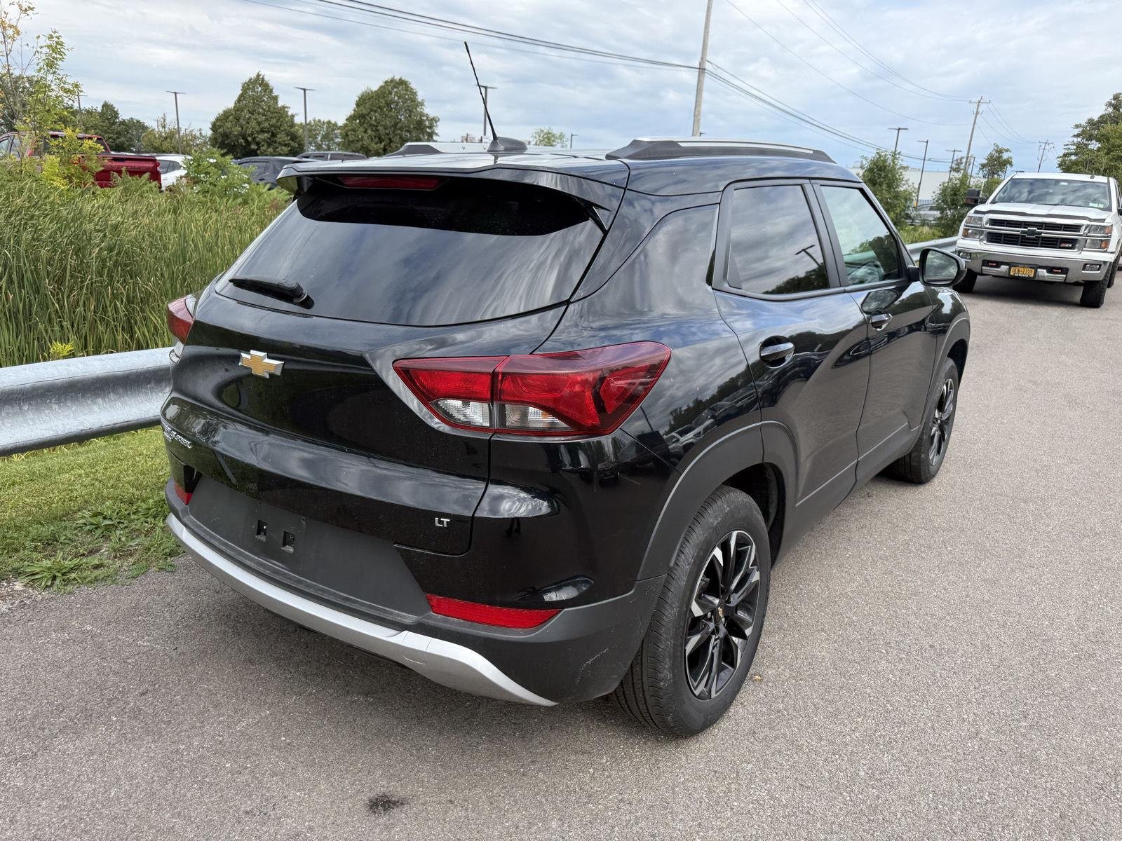 Used 2023 Mosaic Black Metallic Chevrolet LT image 4