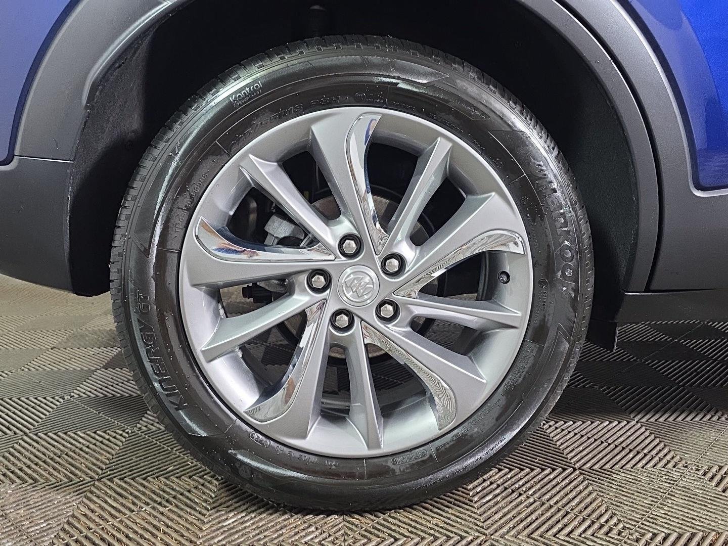 Used 2023 Sapphire Metallic Buick Essence image 2