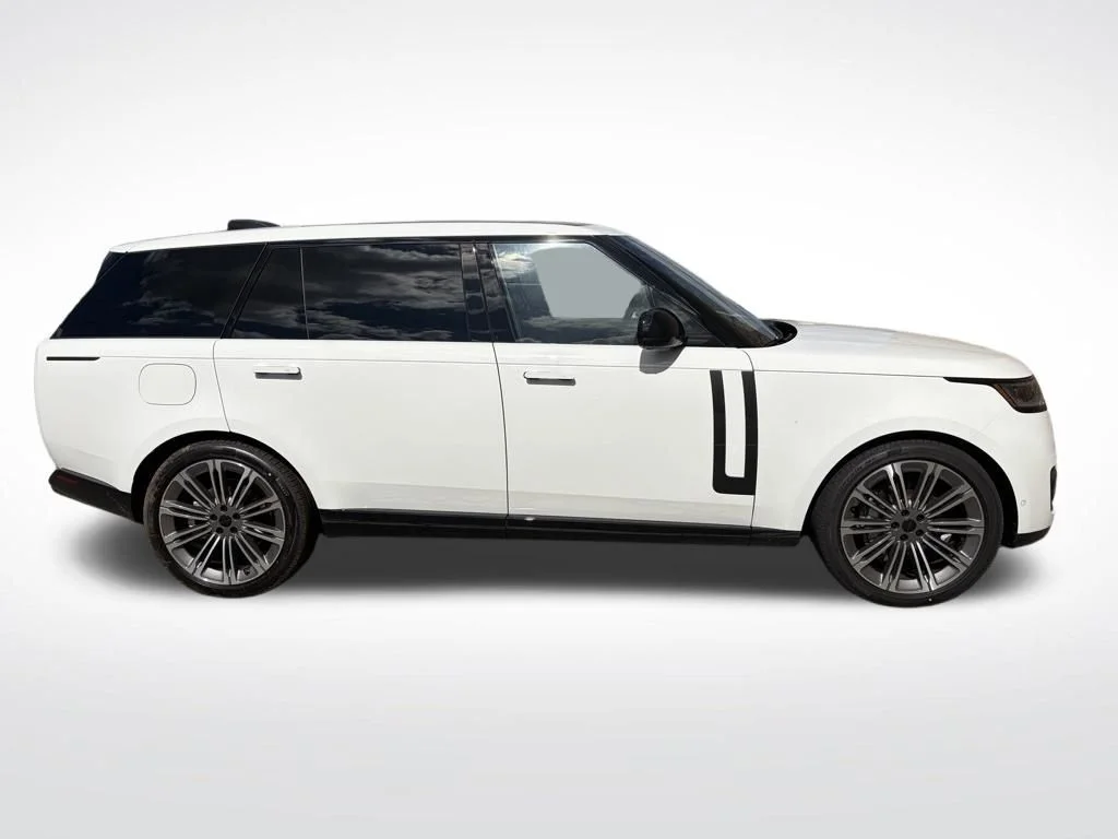 New 2026 Fuji White Land Rover SE image 6