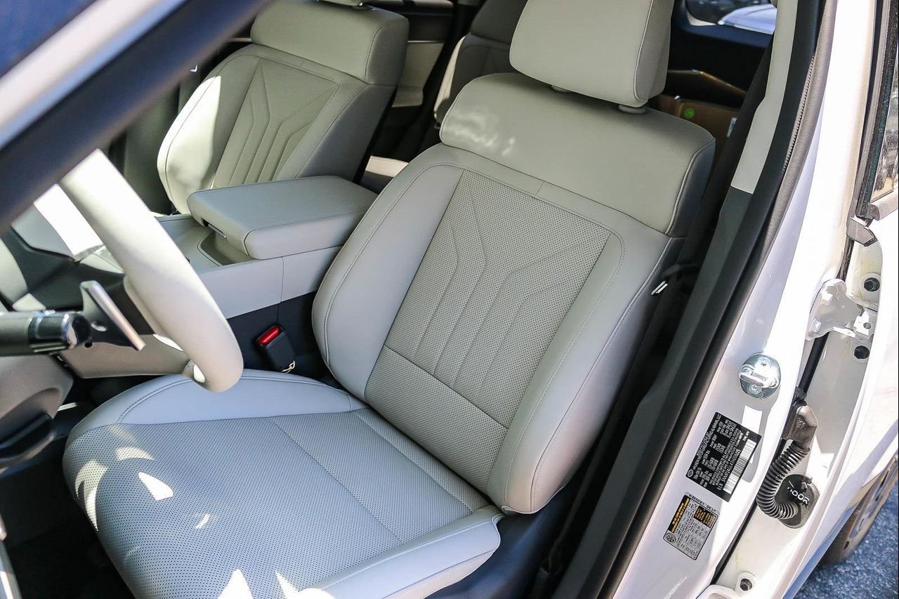 New 2026 White Hyundai SEL image 48