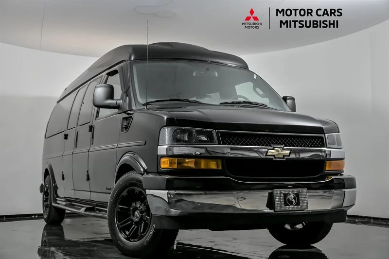 2023 Chevrolet Express 2500 Extended Work Van HD's photo