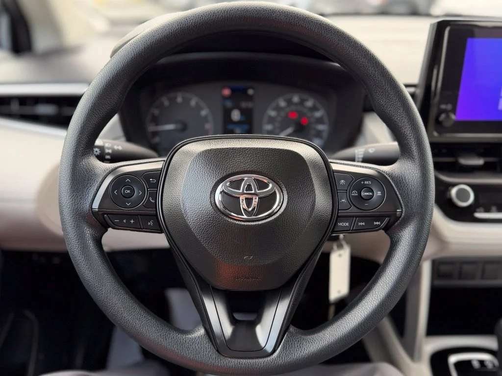 Used 2024  Toyota L image 9